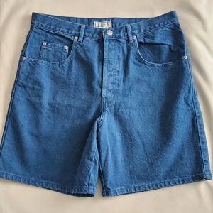 Vintage Mens GUESS Made In USA Blue  Denim Shorts. Button Fly Size 36